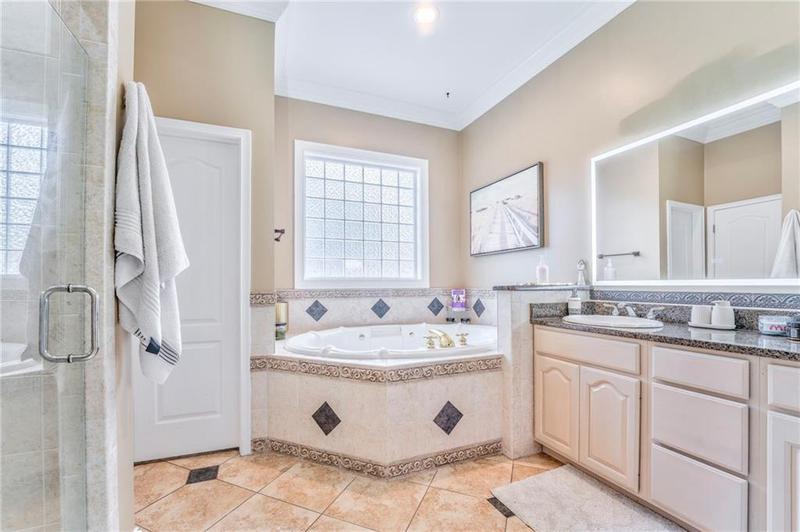 Image for property 31 Meadow Lakes Terrace, Cedartown, GA 30125