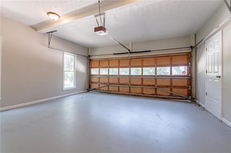 Image for property 55 Glenridge Drive, Newnan, GA 30265