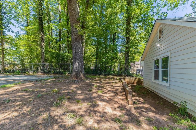 Image for property 5439 Farmview Close, Stone Mountain, GA 30088