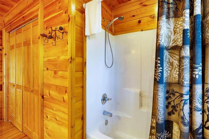 Image for property 192 Oak Ridge Way, Morganton, GA 30560