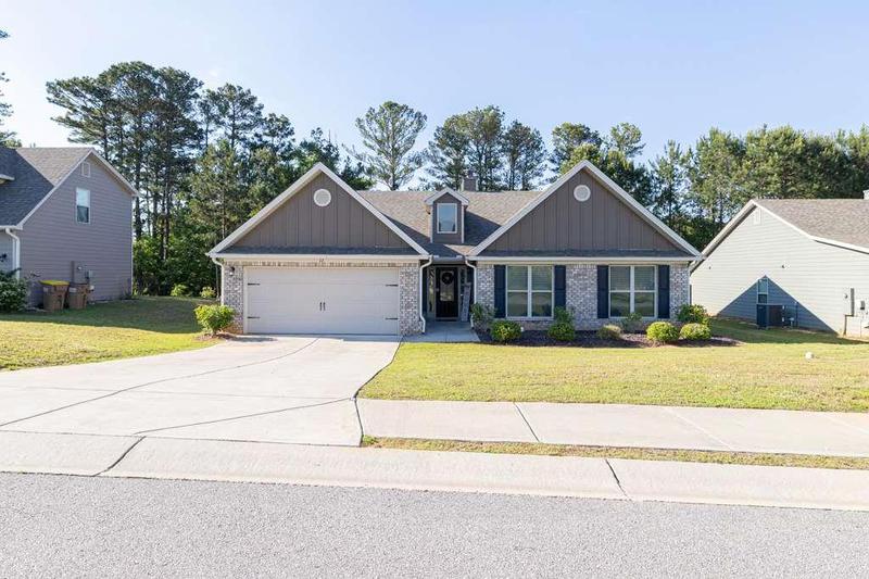 Image for property 32 Livingston Court, Winder, GA 30680