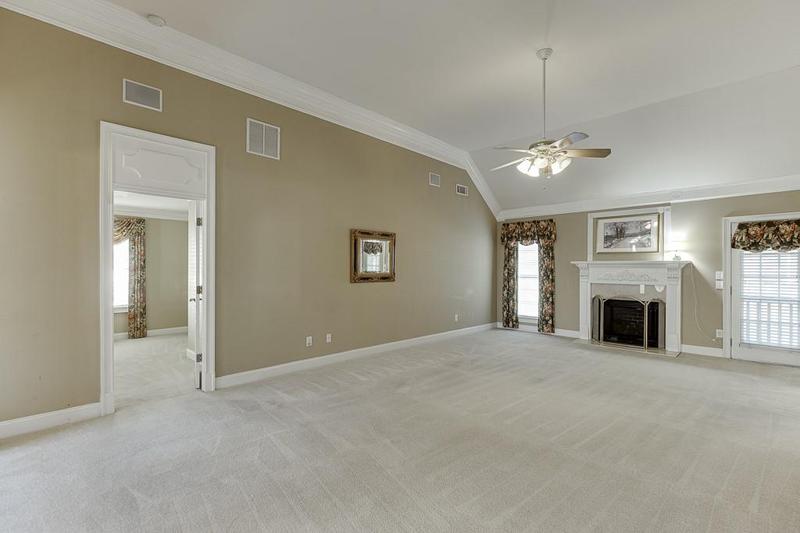 Image for property 905 Cruce Lake Drive, Hoschton, GA 30548