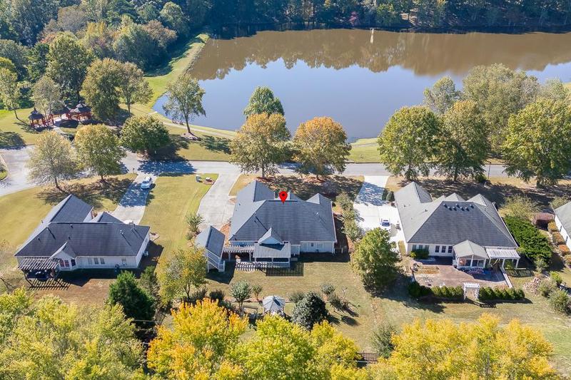 Image for property 905 Cruce Lake Drive, Hoschton, GA 30548