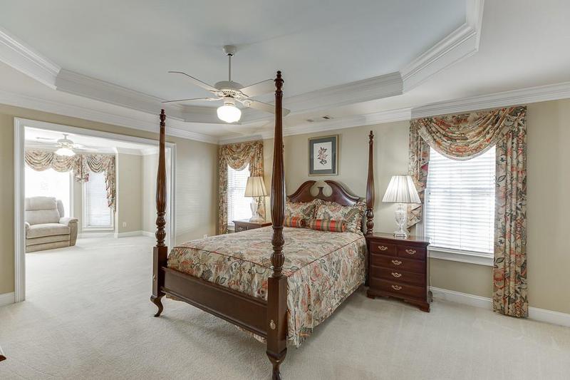 Image for property 905 Cruce Lake Drive, Hoschton, GA 30548
