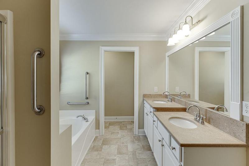 Image for property 905 Cruce Lake Drive, Hoschton, GA 30548