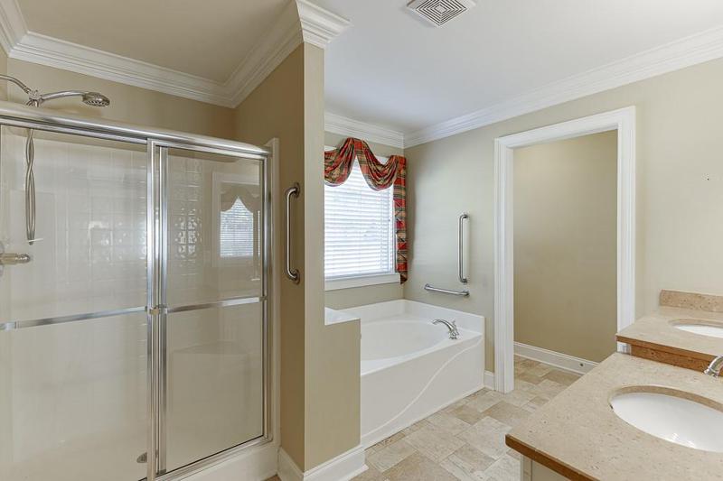 Image for property 905 Cruce Lake Drive, Hoschton, GA 30548
