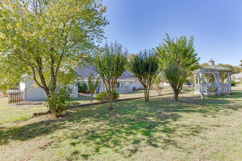 Image for property 905 Cruce Lake Drive, Hoschton, GA 30548