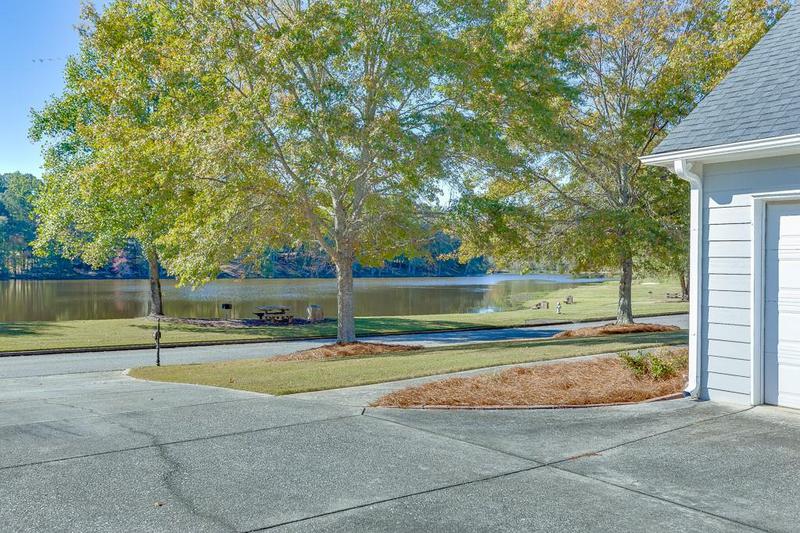 Image for property 905 Cruce Lake Drive, Hoschton, GA 30548