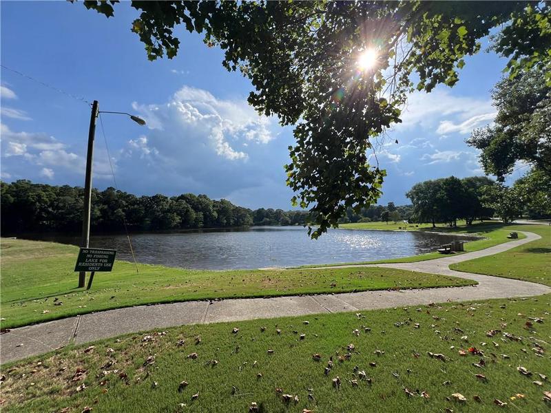 Image for property 905 Cruce Lake Drive, Hoschton, GA 30548
