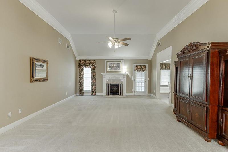 Image for property 905 Cruce Lake Drive, Hoschton, GA 30548
