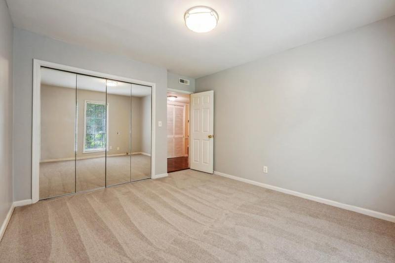 Image for property 6851 Roswell Road L-2, Sandy Springs, GA 30328