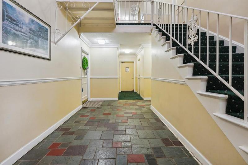 Image for property 6851 Roswell Road L-2, Sandy Springs, GA 30328
