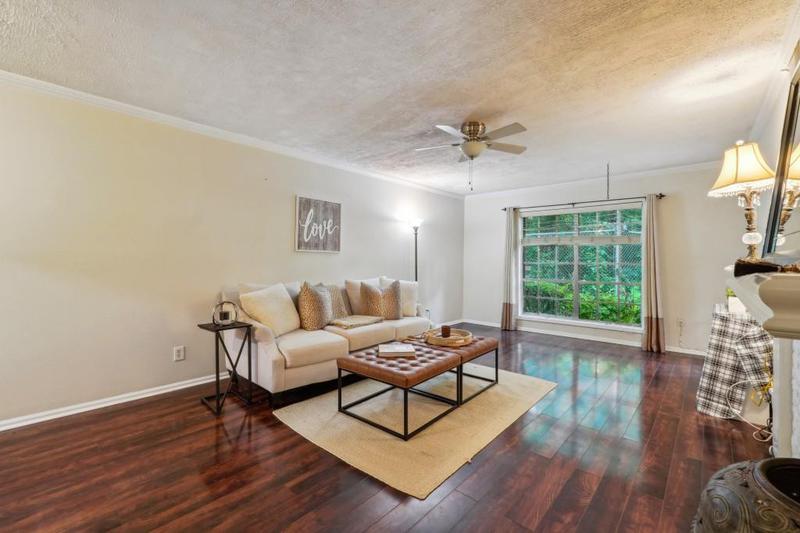 Image for property 6851 Roswell Road L-2, Sandy Springs, GA 30328