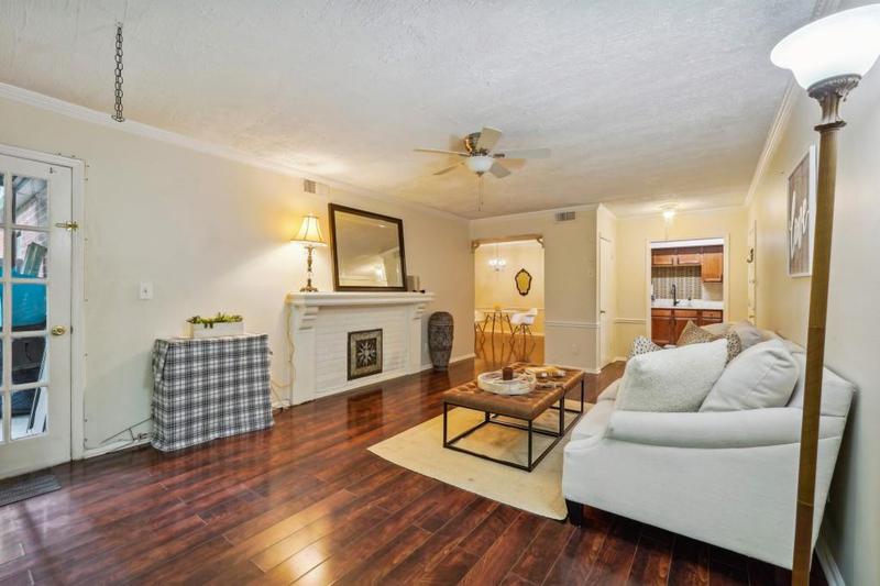 Image for property 6851 Roswell Road L-2, Sandy Springs, GA 30328