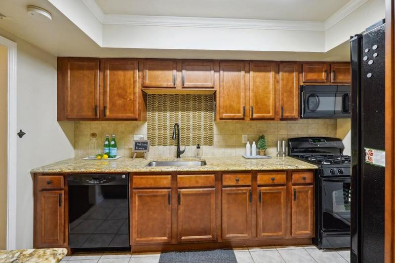 Image for property 6851 Roswell Road L-2, Sandy Springs, GA 30328