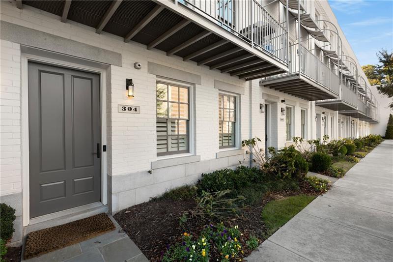 Image for property 304 Stonemont Drive, Atlanta, GA 30305