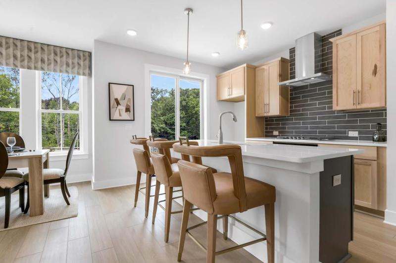 Image for property 913 Echo Park Drive, Suwanee, GA 30024