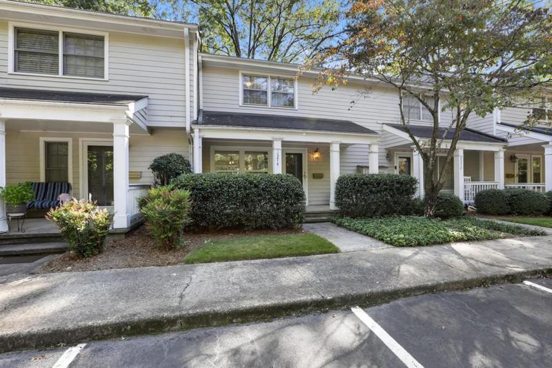 Image for property 2374 Farmstead Circle, Smyrna, GA 30080