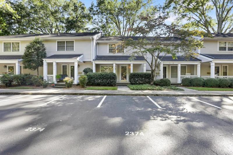 Image for property 2374 Farmstead Circle, Smyrna, GA 30080