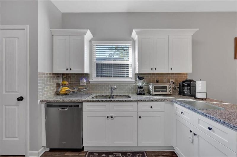 Image for property 10 SPRINGMONT Drive, Cartersville, GA 30120