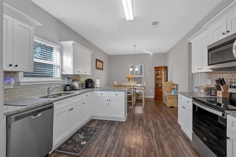 Image for property 10 SPRINGMONT Drive, Cartersville, GA 30120