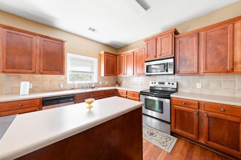 Image for property 107 Coastal Court, Byron, GA 31008