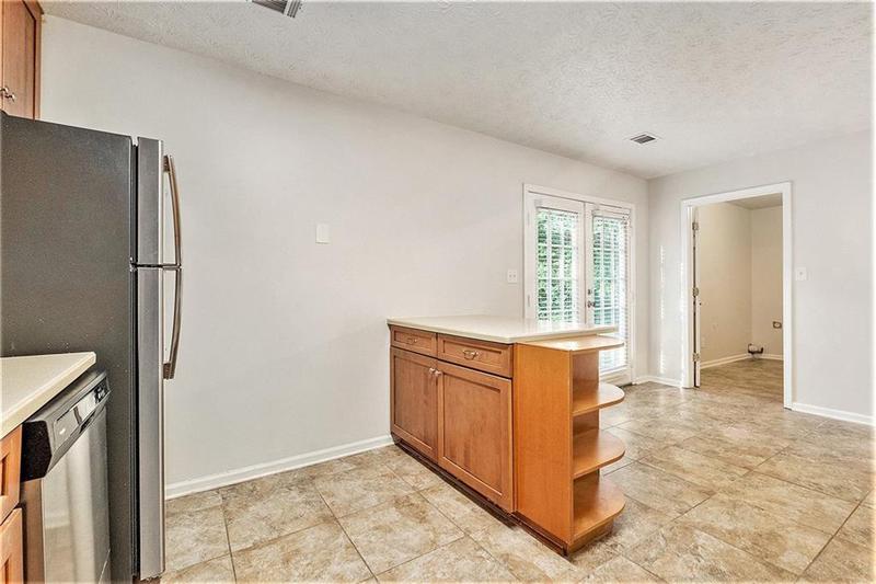 Image for property 124 Floresta Drive, Mcdonough, GA 30252