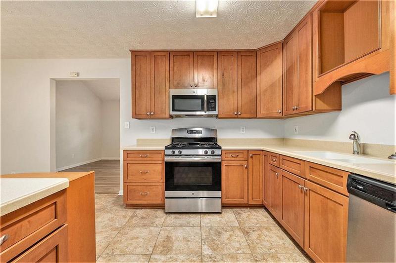 Image for property 124 Floresta Drive, Mcdonough, GA 30252