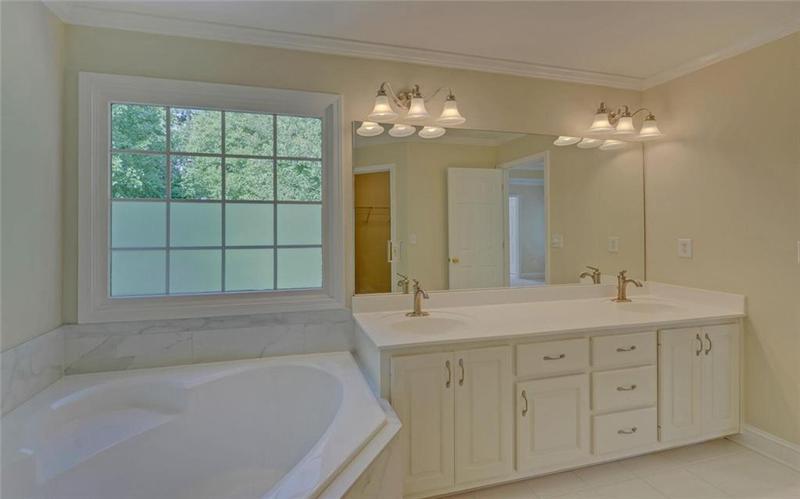 Image for property 1871 Birch Briar Bend, Lawrenceville, GA 30043