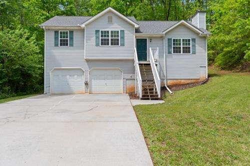 Image for property 401 Farm Brook Lane, Dallas, GA 30157