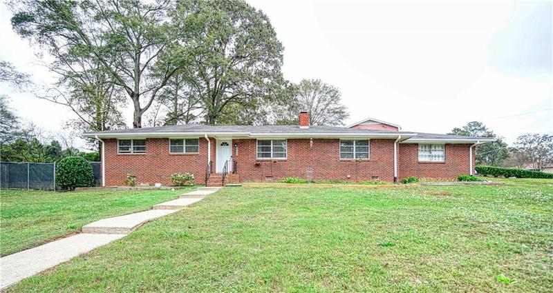 Image for property 680 Sherwood Drive, Jonesboro, GA 30236