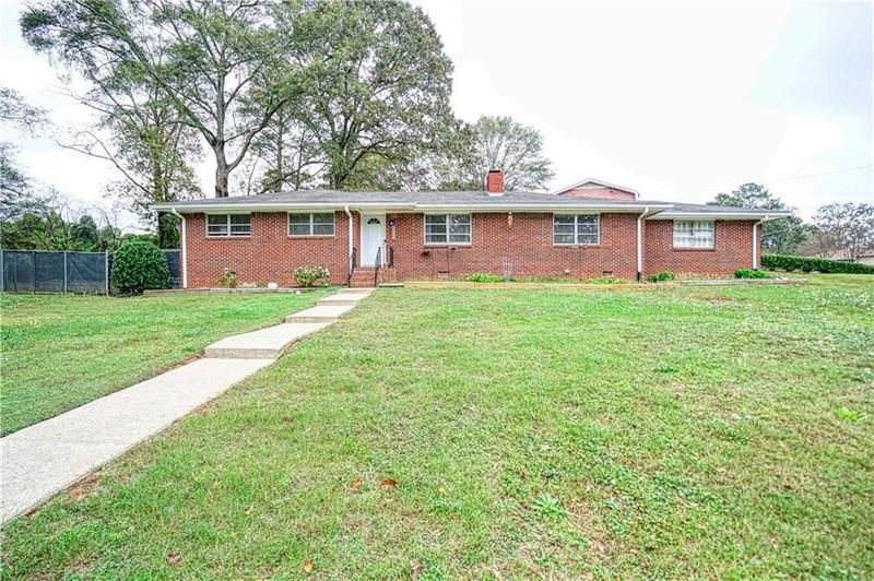 Image for property 680 Sherwood Drive, Jonesboro, GA 30236