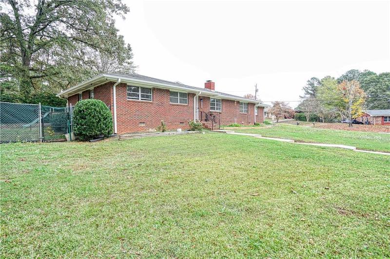 Image for property 680 Sherwood Drive, Jonesboro, GA 30236