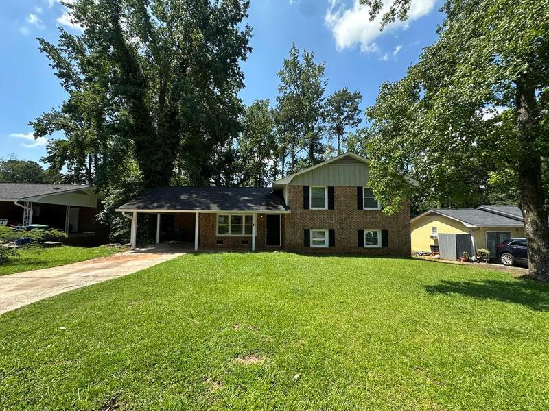 Image for property 1968 Copperfield Circle, Decatur, GA 30035