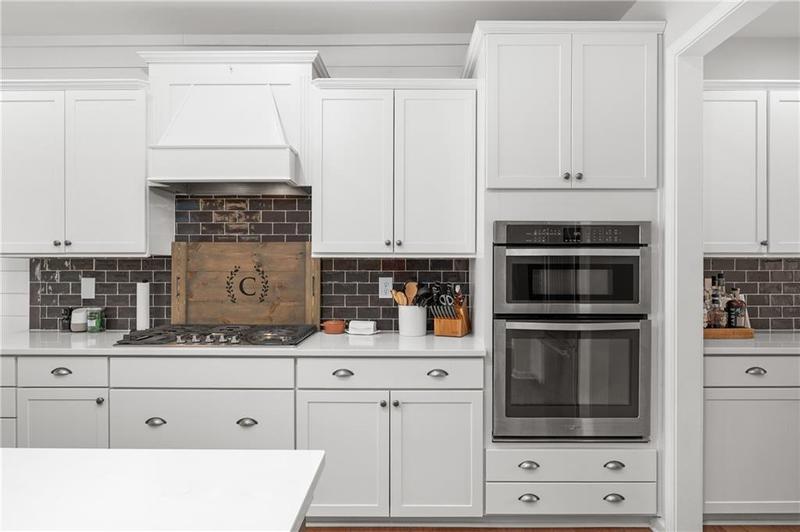 Image for property 800 Ivy Crest Lane, Canton, GA 30115