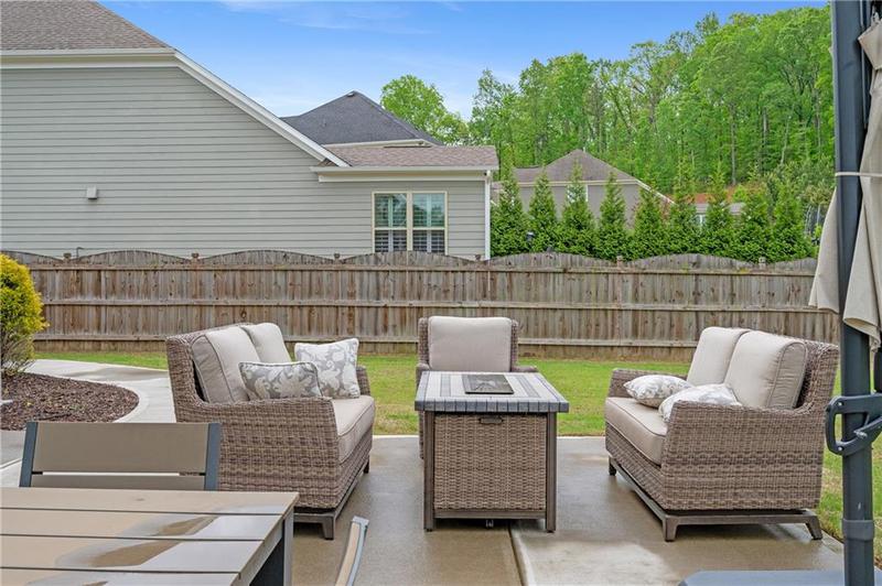 Image for property 800 Ivy Crest Lane, Canton, GA 30115