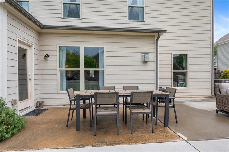 Image for property 800 Ivy Crest Lane, Canton, GA 30115