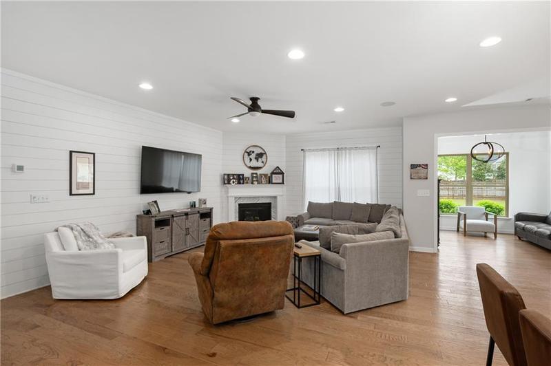 Image for property 800 Ivy Crest Lane, Canton, GA 30115