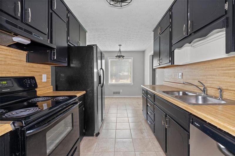 Image for property 10100 CLEARVIEW Drive, Covington, GA 30014
