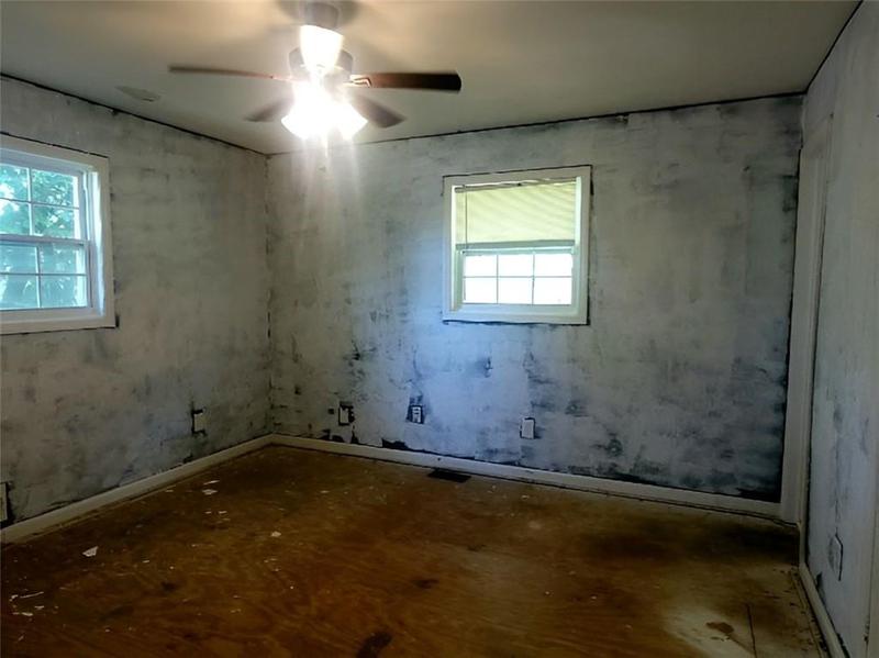 Image for property 2105 Royal Fox Way, Decatur, GA 30032