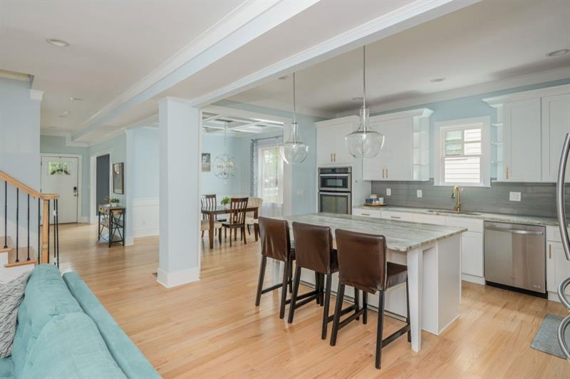 Image for property 176 Olympic Pl, Decatur, GA 30030
