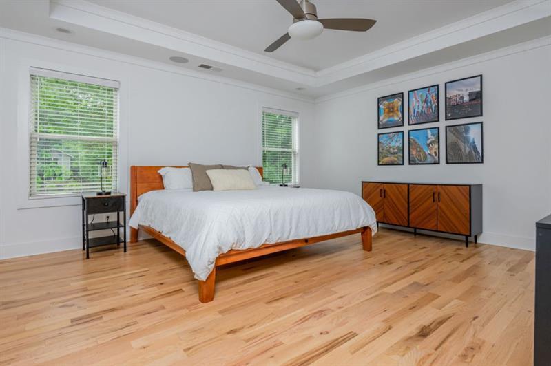 Image for property 176 Olympic Pl, Decatur, GA 30030