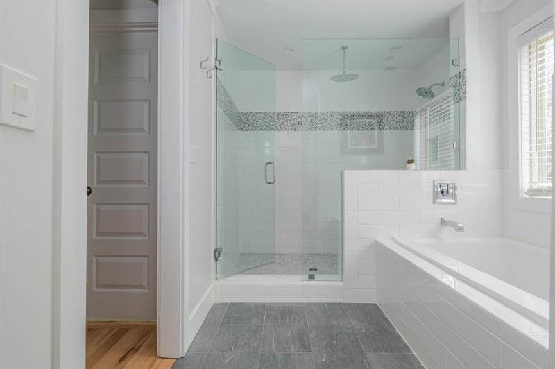 Image for property 176 Olympic Pl, Decatur, GA 30030