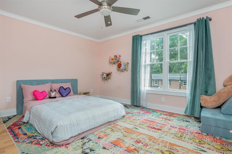 Image for property 176 Olympic Pl, Decatur, GA 30030