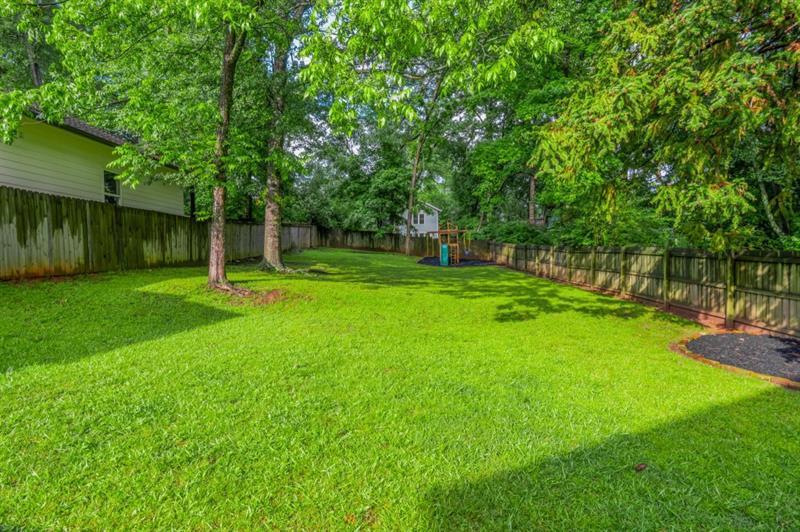 Image for property 176 Olympic Pl, Decatur, GA 30030