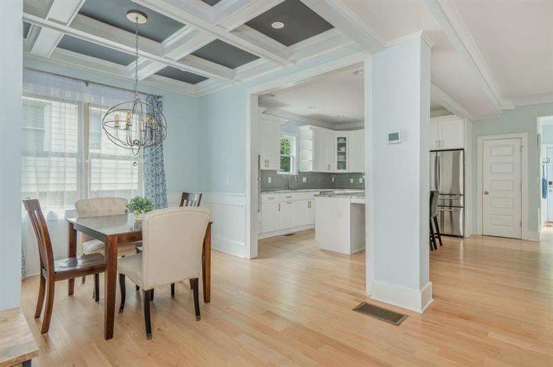 Image for property 176 Olympic Pl, Decatur, GA 30030