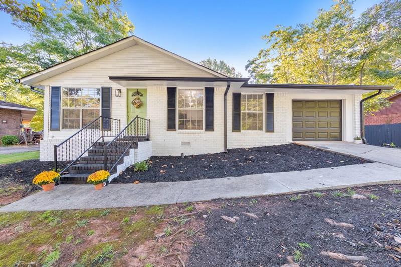 Image for property 83 Sunset Lane, Newnan, GA 30263