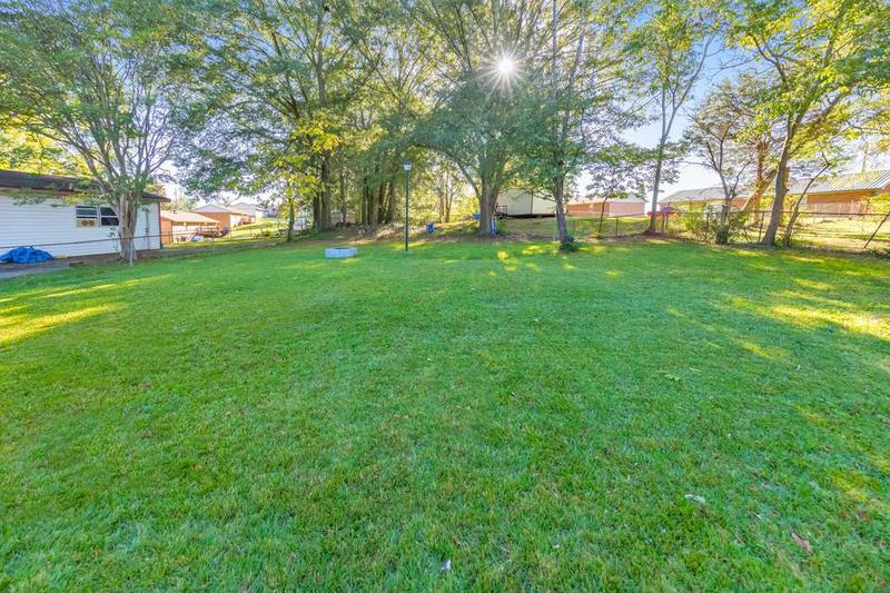 Image for property 83 Sunset Lane, Newnan, GA 30263