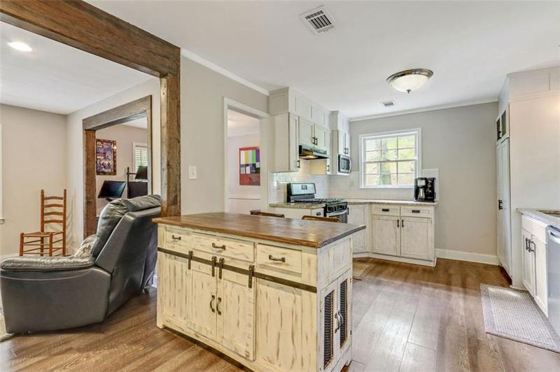 Image for property 604 CONTINENTAL Drive, Lawrenceville, GA 30044