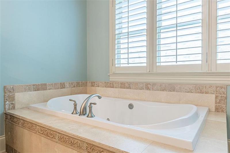 Image for property 1829 Buckhead Valley Lane, Atlanta, GA 30324